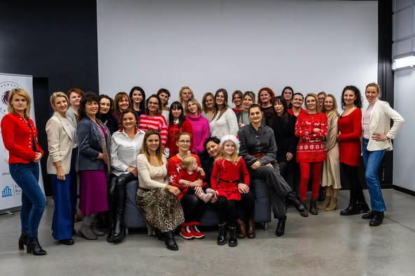 Read more about the article Grudniowe i ostatnie spotkanie Klubu Kaszubskich Kobiet w Fabryce Kultury w Redzie